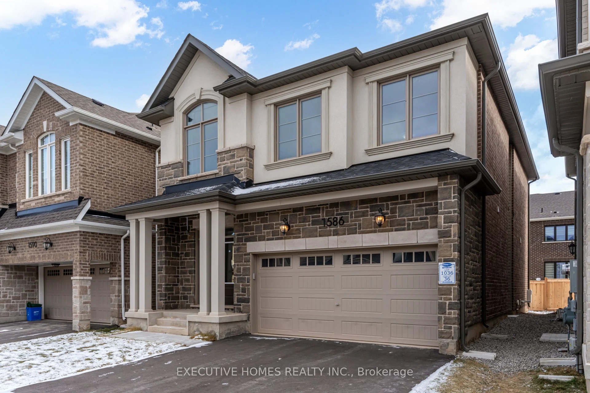 1586 Severn Dr, Milton